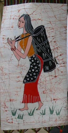the middle size of the baring feet woman wax printing