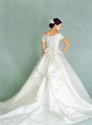 Newfashioned Wedding Dress Custom-made