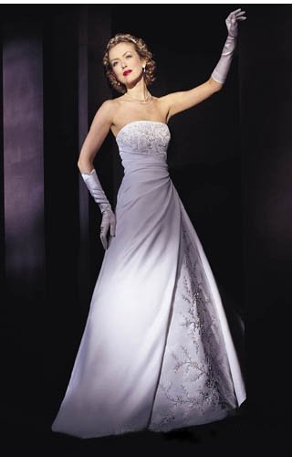 Newfashioned Wedding Dress Custom-made