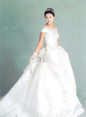 Newfashioned Wedding Dress Custom-made