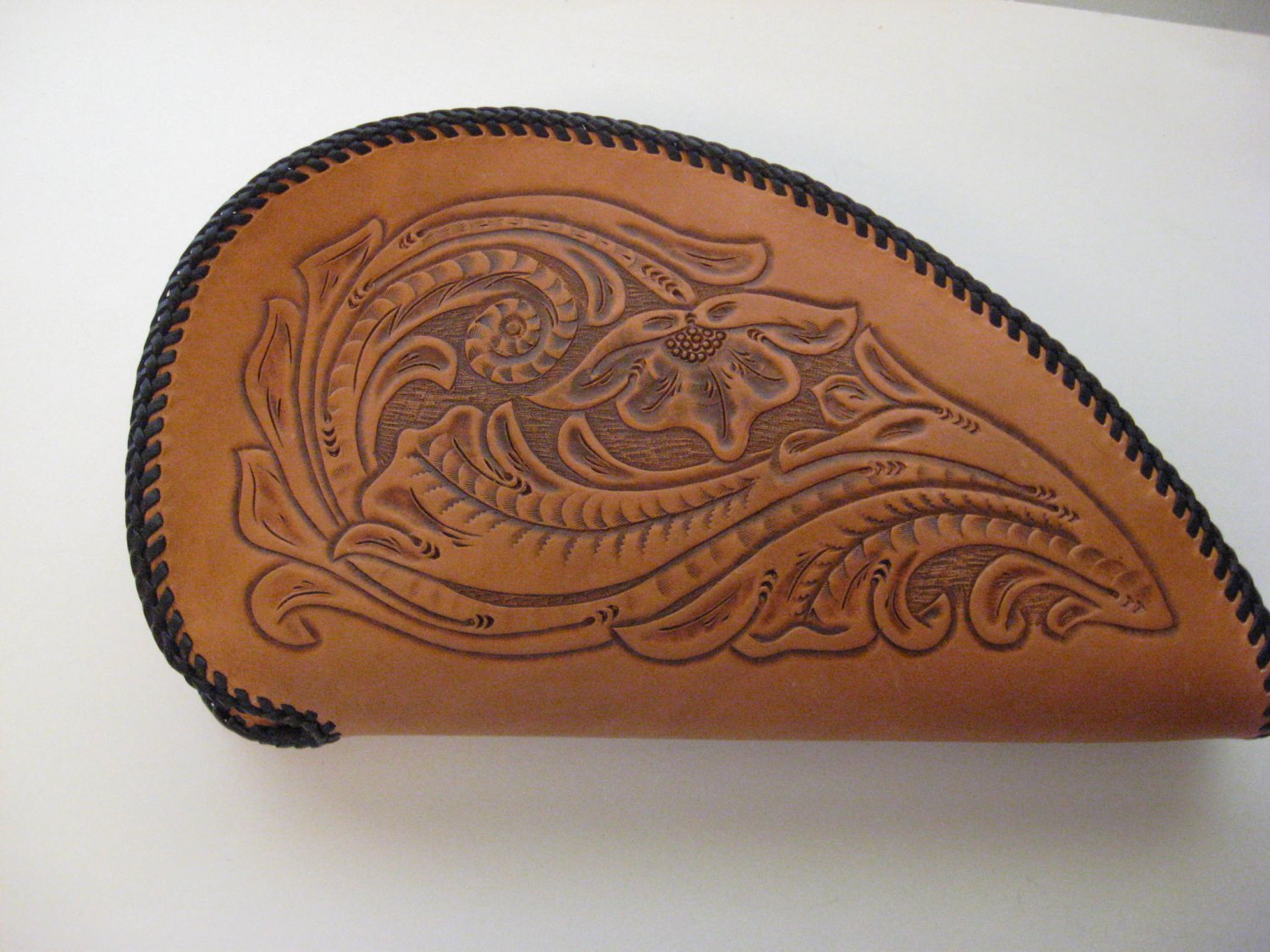 Pistol Case, Chestnut Tan Finish, Handtooled Leather, Synthetic Wool Liner, Brass Zipper G0002