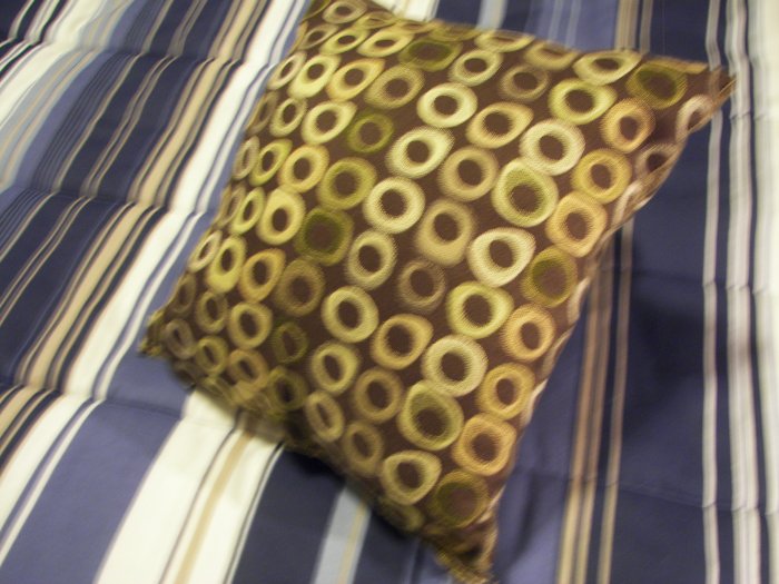 Greeny Circle Pillow