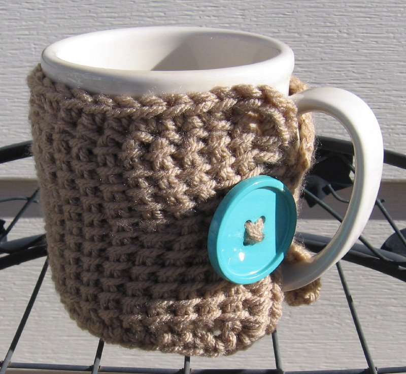 Crochet Coffee Tea Mug Cup Cozy Taupe Blue Button MC2