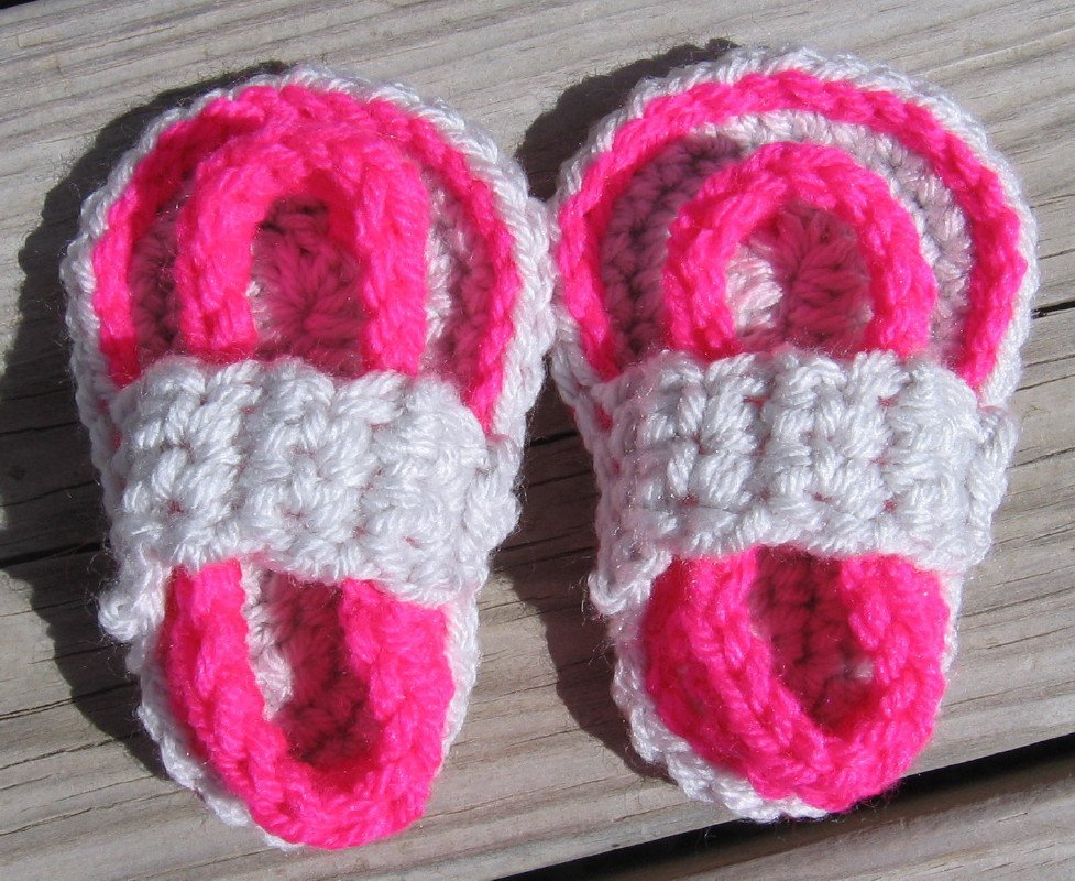 Crochet Baby Sandals Flip Flops Strap Neon Pink and Light Gray 4 Inch.