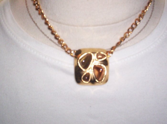 Jones New York 80's smoky cab goldtone pendant with chain