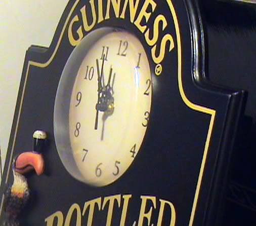 Arthur Guinness Extra Stout Irish Beer Pub 3D Bottle Toucan Wall Pub Clock Sign