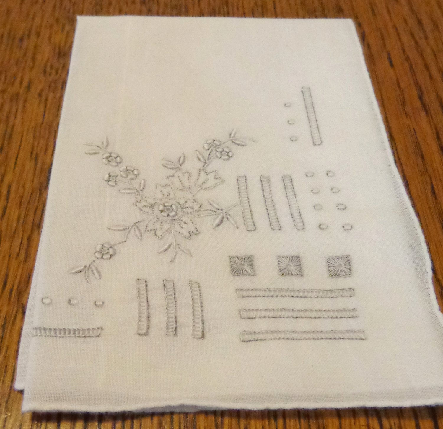 Antique ladies Madeira embroidered linen hanky for weddings or to tuck in purse ll3399