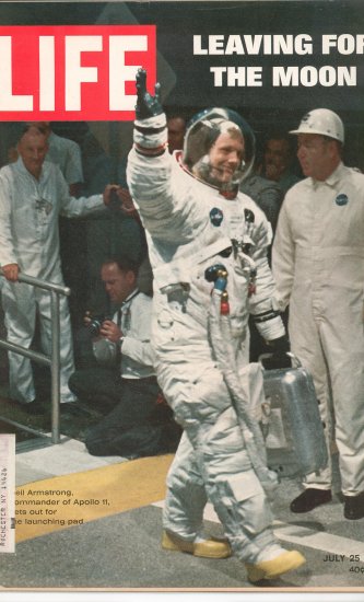 Life Magazine Leaving For The Moon July 25 1969 Vintage