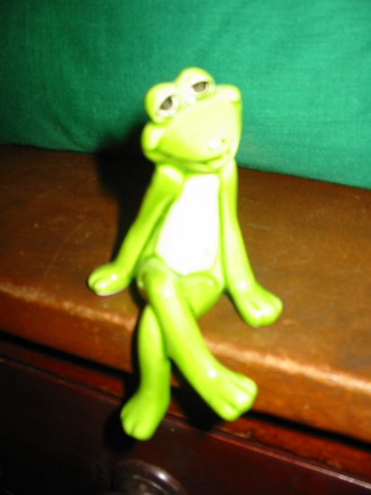 Frog Norcrest K502 Shelf Sitter Happy How Cute