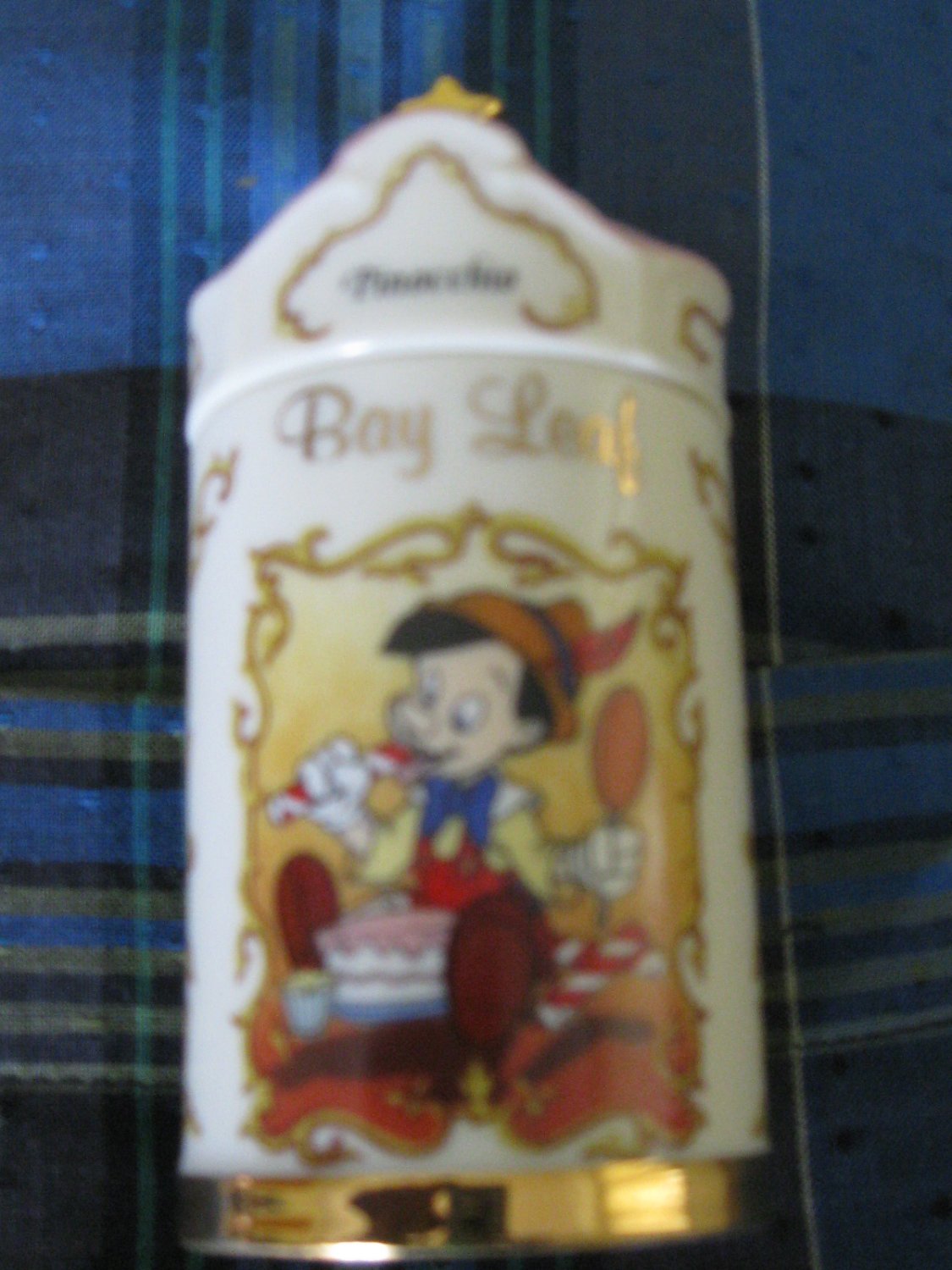 Awesome Disney Pinocchio Bay Leaf Spice Jar Lenox 1995 Collection