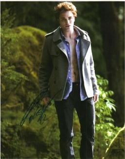 Robert Pattinson hand signed 8x10 Twilight