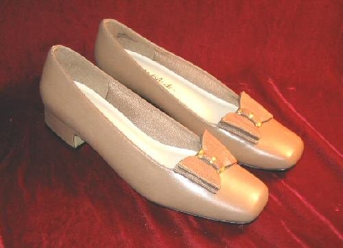 New Life Stride Square Toe Heels Pumps Shoes 9.5 Taupe