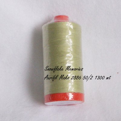 Aurifil 2886 Pistachio cotton thread 50 wt 1300 meter q1
