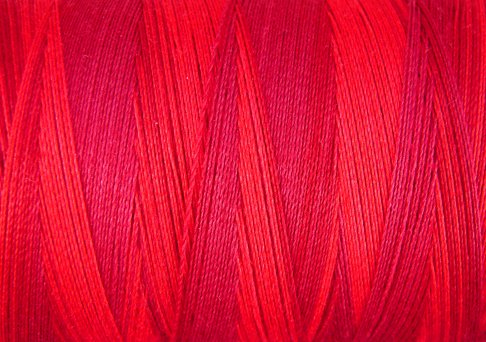 M43 - Vibrant Reds - 35wt - 500m - Valdani Variegated Thread q1