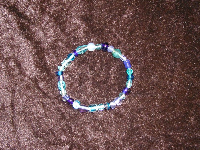 Blue Glass Bead Bracelet: Non-Stretch