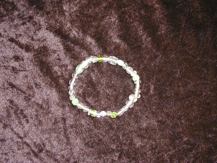Green & Clear Glass Bead Bracelet: Non-Stretch