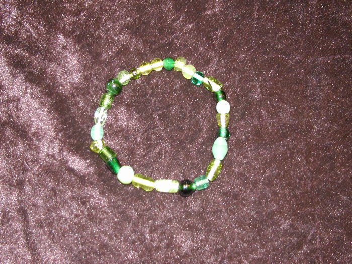 Green Glass Bead Bracelet: Non-Stretch