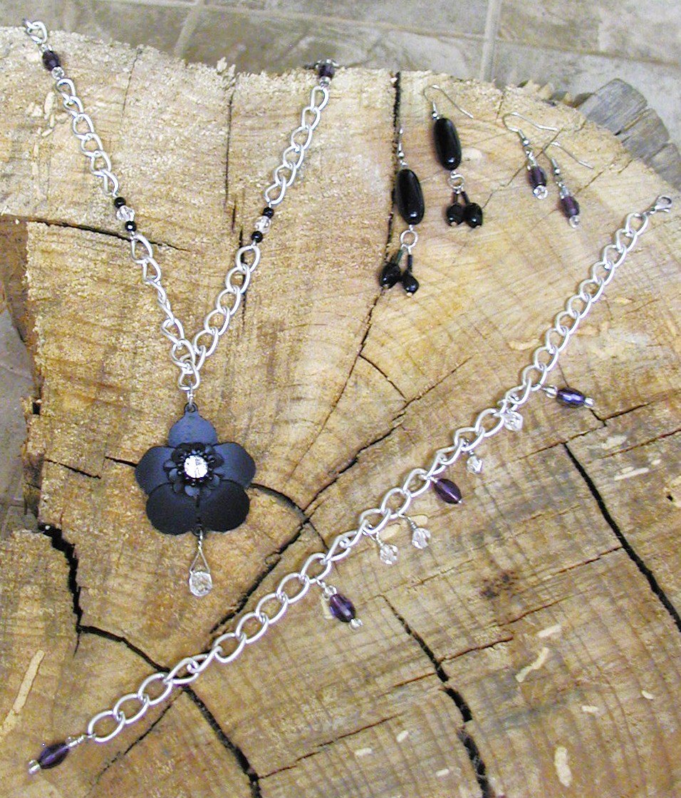 Black Buttercup - Full Jewelry Set
