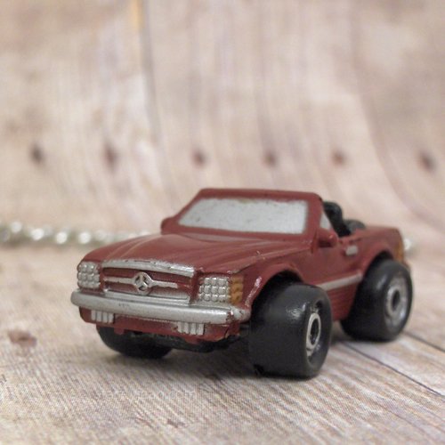 Mercedes-Benz : Necklace