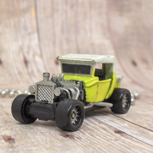 Model T Ford : Necklace