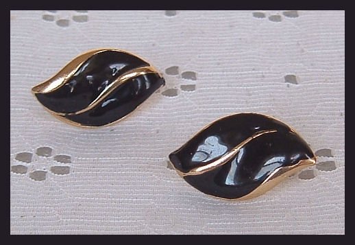 VINTAGE BLACK ENAMEL HUGGIE LEAF PIERCED EARRINGS