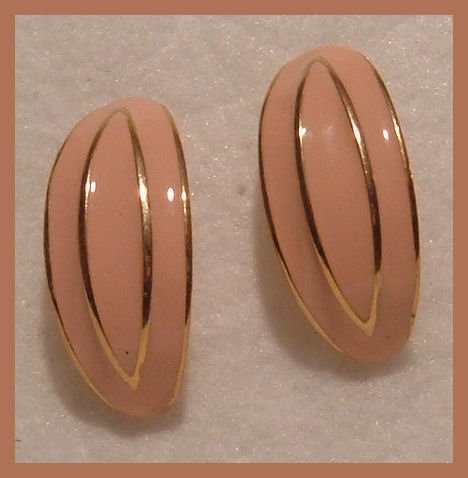 PEACH ENAMELED GOLDTONE PIERCED EARRINGS NOS VINTAGE