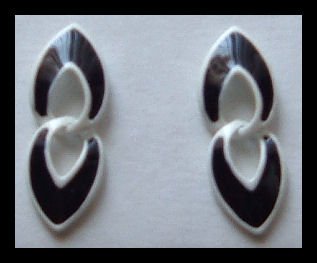 BLACK & WHITE ENAMELED DANGLE PIERCED EARRINGS 1.25" NOS 1980s VINTAGE