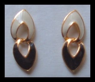 WHITE & BLACK GOLDTONE DANGLE PIERCED EARRINGS 1.25" NOS VINTAGE 80s