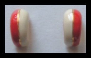 RED & WHITE ENAMEL GOLDTONE HUGGIE PIERCED EARRINGS .75" 1980s VINTAGE
