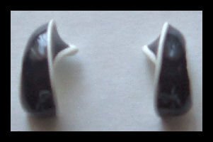 BLACK & WHITE ENAMELED TWISTY PIERCED EARRINGS .75" VINTAGE