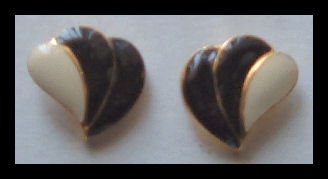 WHITE & BLACK ENAMEL G/T WING PIERCED EARRINGS .65" NOS VINTAGE