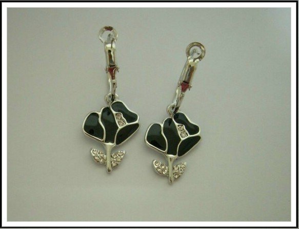 E30 Trendy Black Rose With Czech Rhinestone