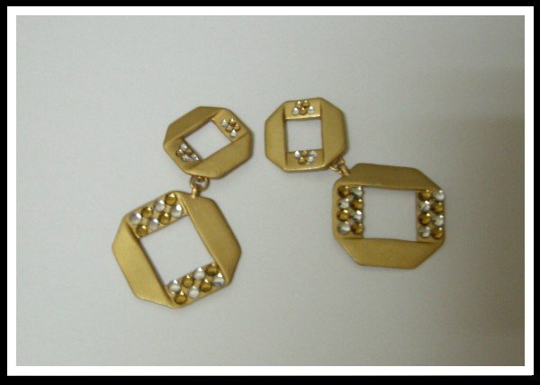 E32 Unique Plate Loop Earrings With Czech Rhinestone