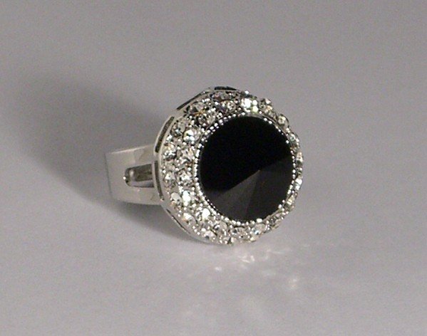 Classic Elegant Rings with Swarovski Crystal
