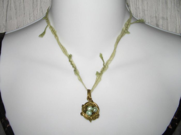 NEW Ever & Anon Whimsical Robin Birds Nest Pendant Necklace