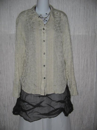 CP SHADES Shapely Beige Rayon Button Shirt Top Medium M