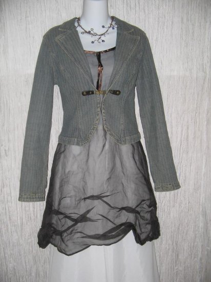 Fabulous DKNY JEANS Shapely Denim Button Jacket Large L