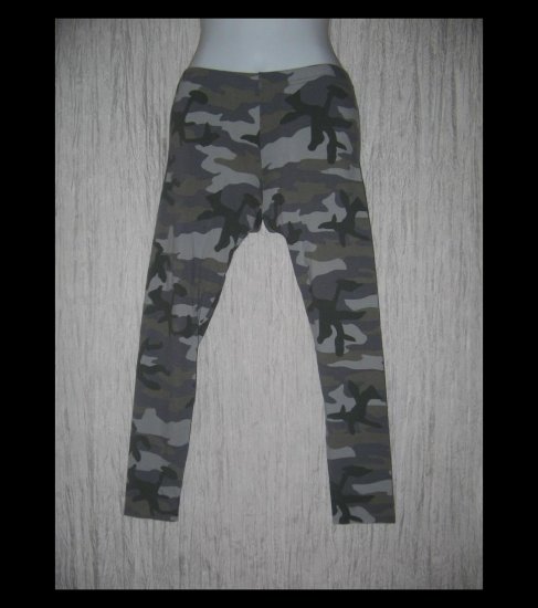 Xhilaration Funky Green Camo Cotton Leggings Pants Medium M