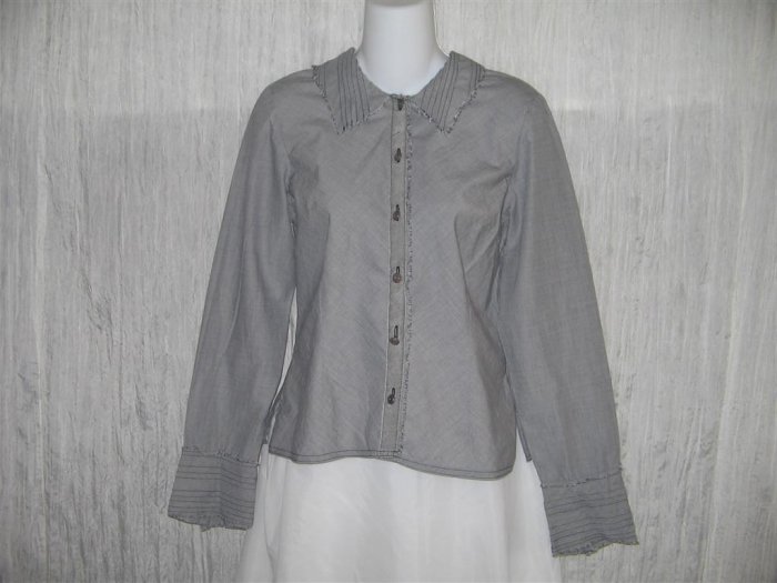 Neesh by D.A.R. Shapely Gray Raw Edge Pin Tuck Button Shirt Top Medium M