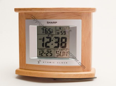 Sharp Atomic Desk Clock in Natural Wood Sharp Accurate Timekeeping NIB