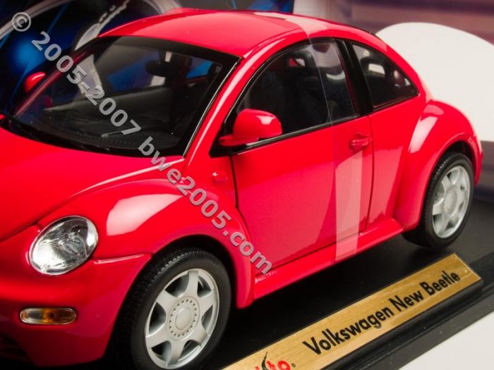 New Beetle Volkswagen Maisto 1:18 Diecast Metal Car Automobile Enthusiast Collectors
