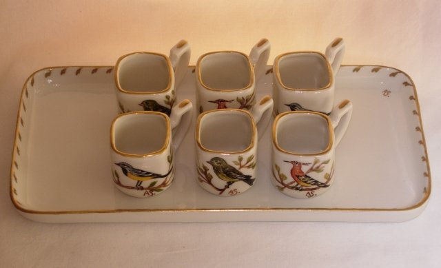 Porcelain tray with cups