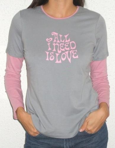 âAll I need is Loveâ tee (grey/pink)