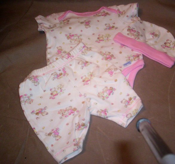 3 Piece girls Preemie Set, Gerber