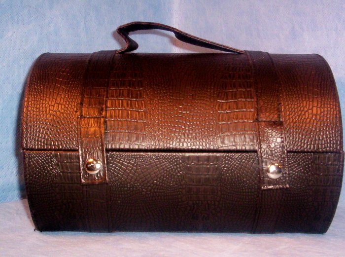 Brown, Round Barrel Purse, Item # 07-001005060008