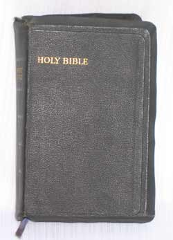 1943 Holy Bible GREAT BRITIAN Glasgow Collectible