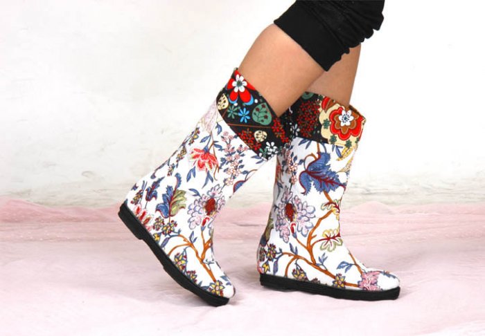 Hand made fabric shoes - white and Floral