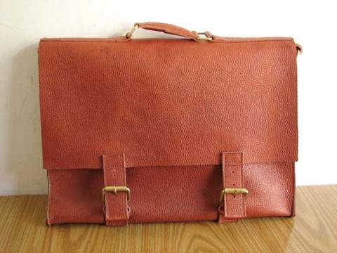 Thick but soft genuine leather formal style suitcase