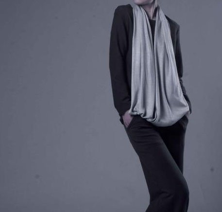 Floral Cyon Light Gray Top