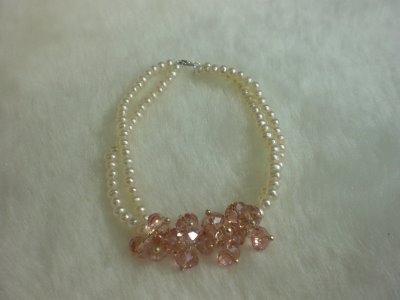 Natural freshwater pearl and crystal bracelet